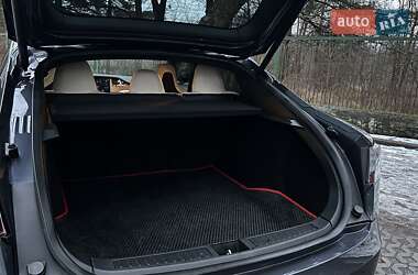 Ліфтбек Tesla Model S 2019 в Харкові
