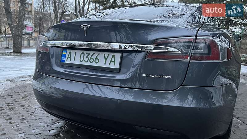 Ліфтбек Tesla Model S 2019 в Харкові