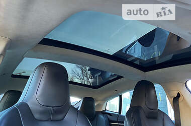 Лифтбек Tesla Model S 2015 в 