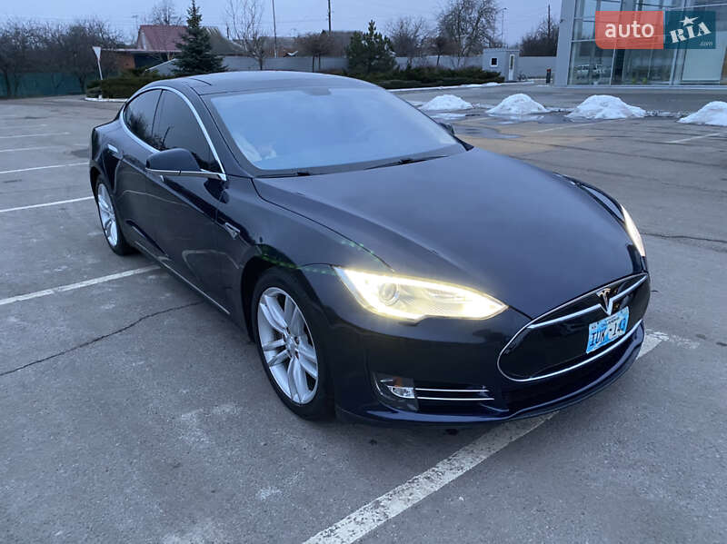 Ліфтбек Tesla Model S 2014 в Полтаві