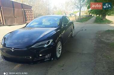 Лифтбек Tesla Model S 2017 в Умани