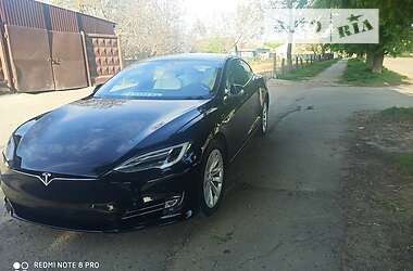 Лифтбек Tesla Model S 2017 в Умани