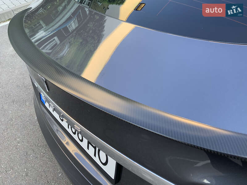 Лифтбек Tesla Model S 2020 в Киеве