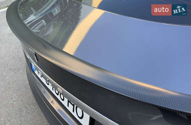 Лифтбек Tesla Model S 2020 в 