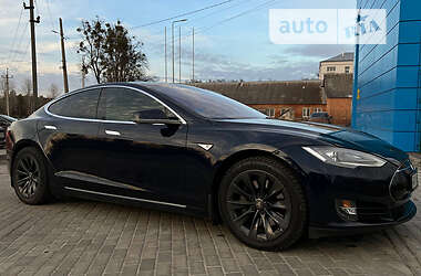 Лифтбек Tesla Model S 2015 в Харькове