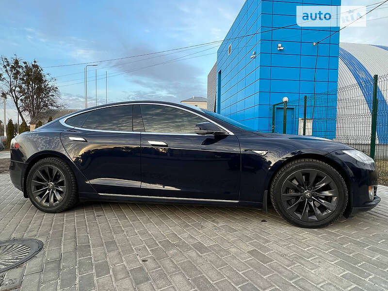 Лифтбек Tesla Model S 2015 в Харькове фото 18 Лифтбек Tesla Model S 2015 в Харькове