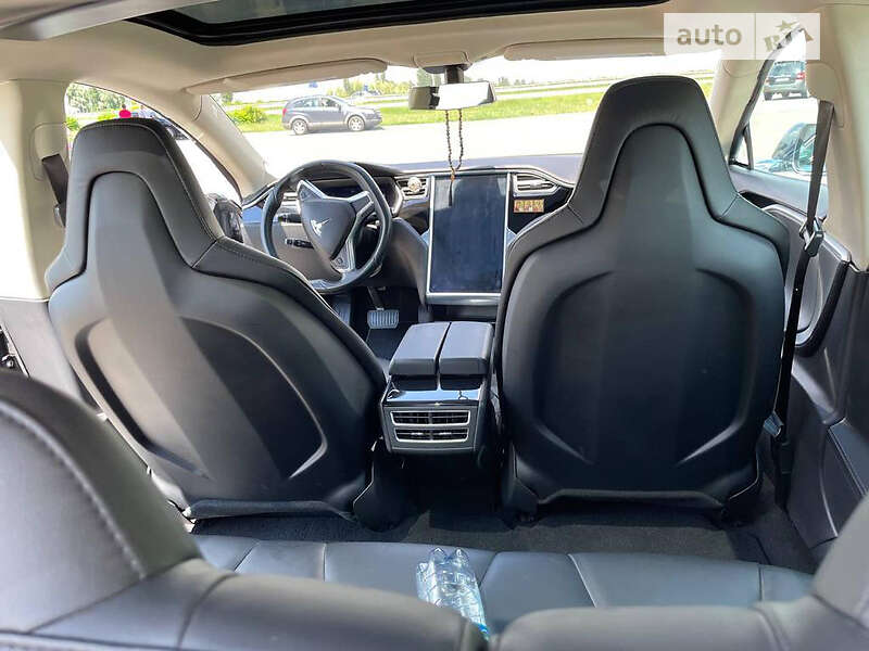 Ліфтбек Tesla Model S 2014 в Києві