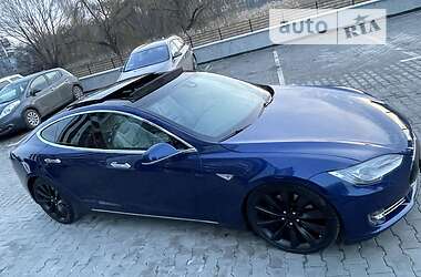 Ліфтбек Tesla Model S 2015 в Хмельницькому