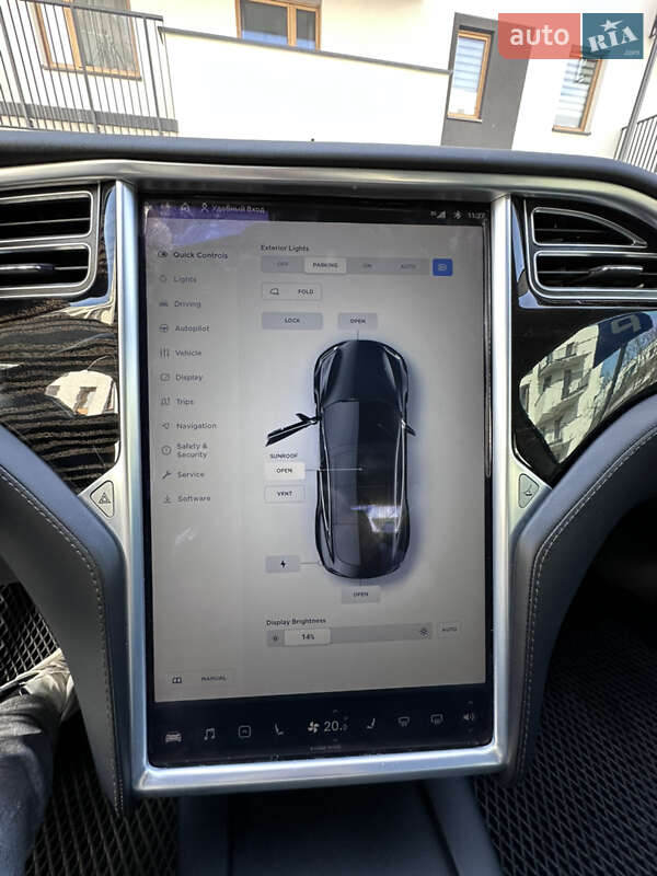 Седан Tesla Model S 2016 в Львові