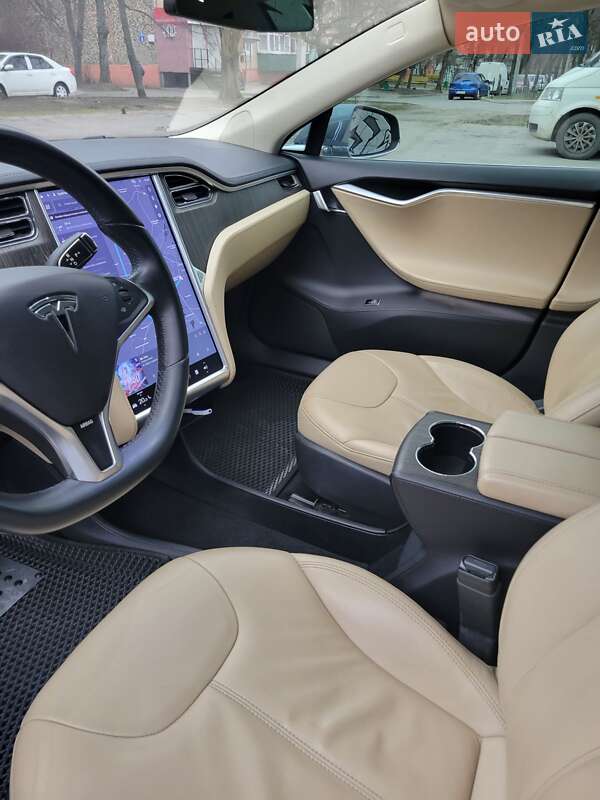 Ліфтбек Tesla Model S 2013 в Харкові