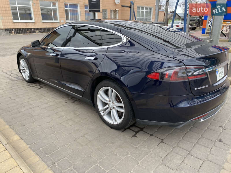 Ліфтбек Tesla Model S 2014 в Полтаві