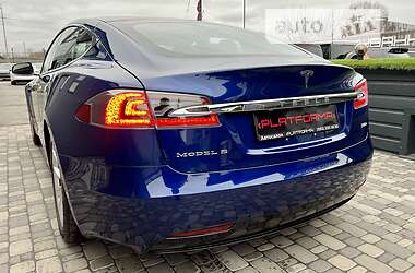 Лифтбек Tesla Model S 2019 в 