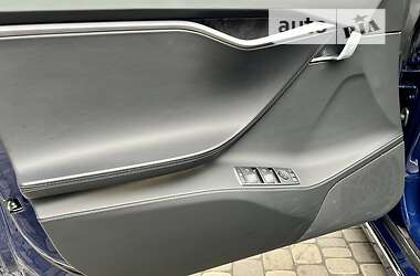 Лифтбек Tesla Model S 2019 в 