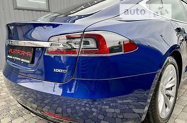 Лифтбек Tesla Model S 2019 в 