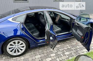 Лифтбек Tesla Model S 2019 в 