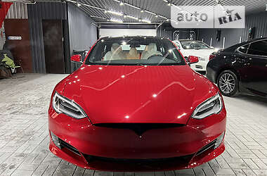 Седан Tesla Model S 2020 в Дніпрі