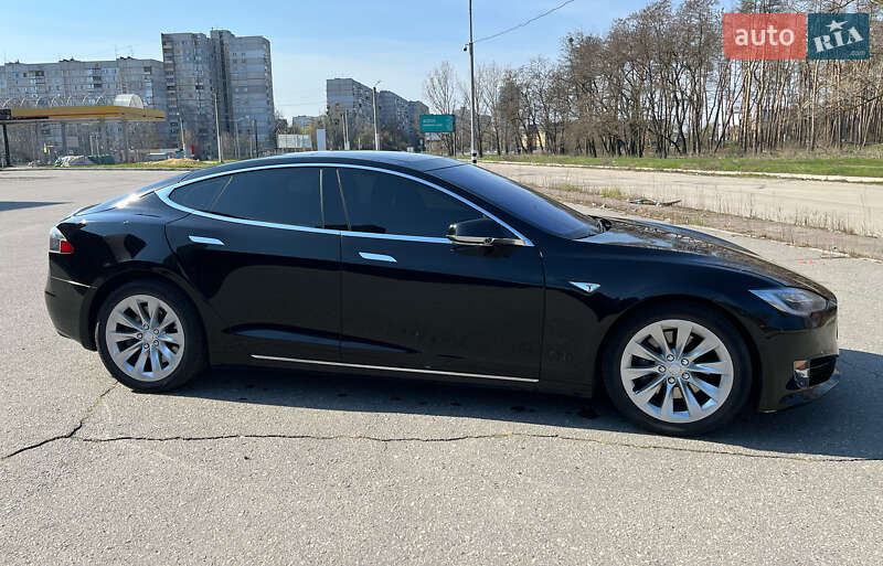 Ліфтбек Tesla Model S 2016 в Харкові