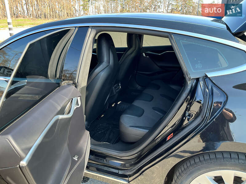 Ліфтбек Tesla Model S 2016 в Харкові