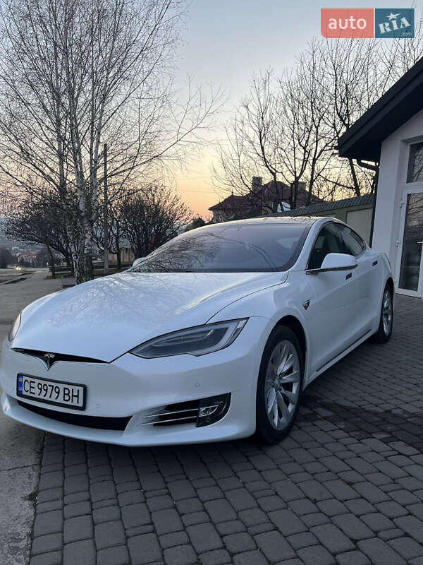 Хетчбек Tesla Model S 2017 в Чернівцях