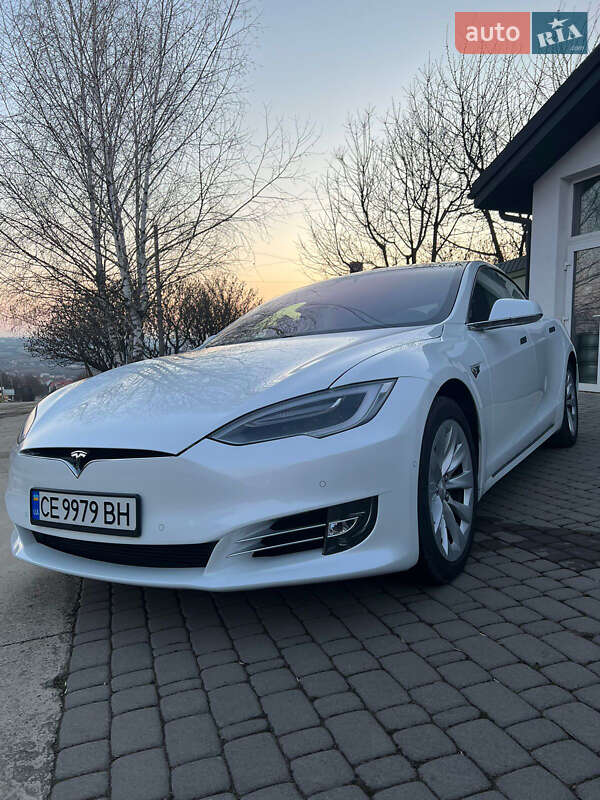 Хетчбек Tesla Model S 2017 в Чернівцях