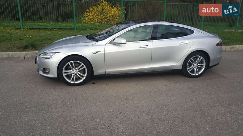 Седан Tesla Model S 2013 в Харкові