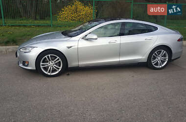 Седан Tesla Model S 2013 в 