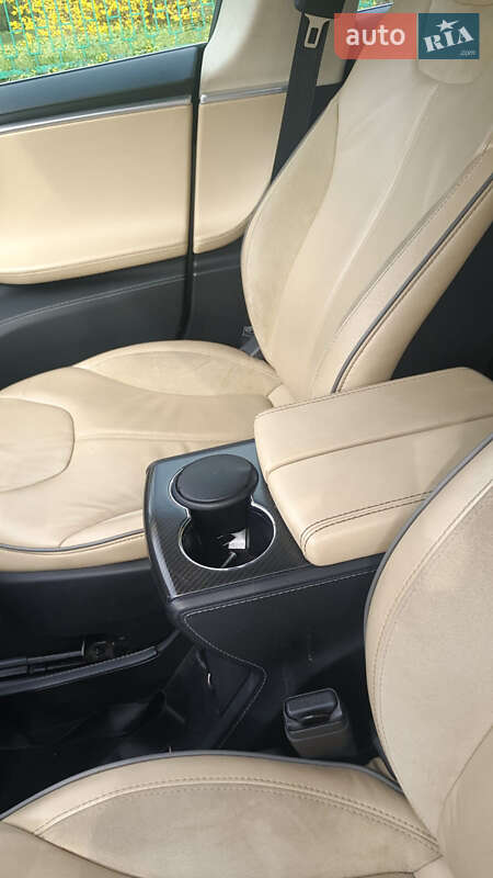 Седан Tesla Model S 2013 в Харкові