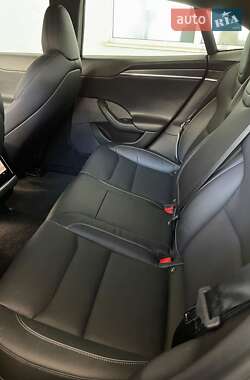 Лифтбек Tesla Model S 2021 в Львове