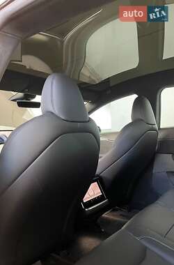 Лифтбек Tesla Model S 2021 в Львове