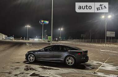 Ліфтбек Tesla Model S 2015 в Полтаві