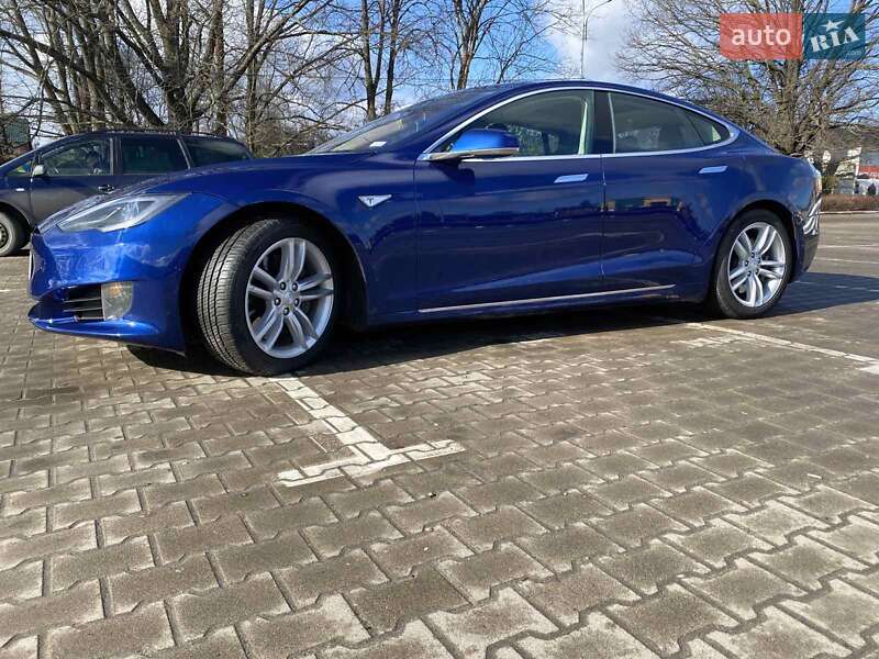 Ліфтбек Tesla Model S 2015 в Житомирі