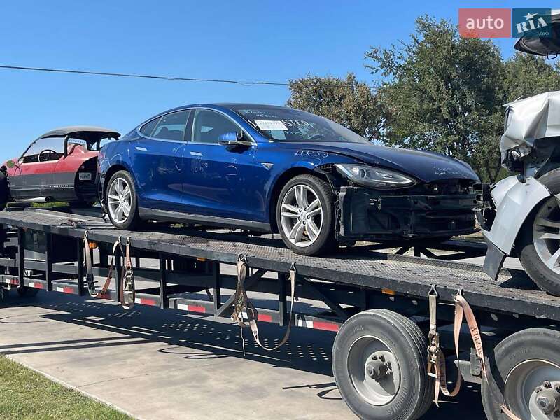 Ліфтбек Tesla Model S 2015 в Житомирі