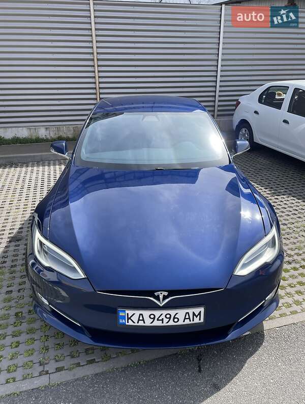 Ліфтбек Tesla Model S 2016 в Києві