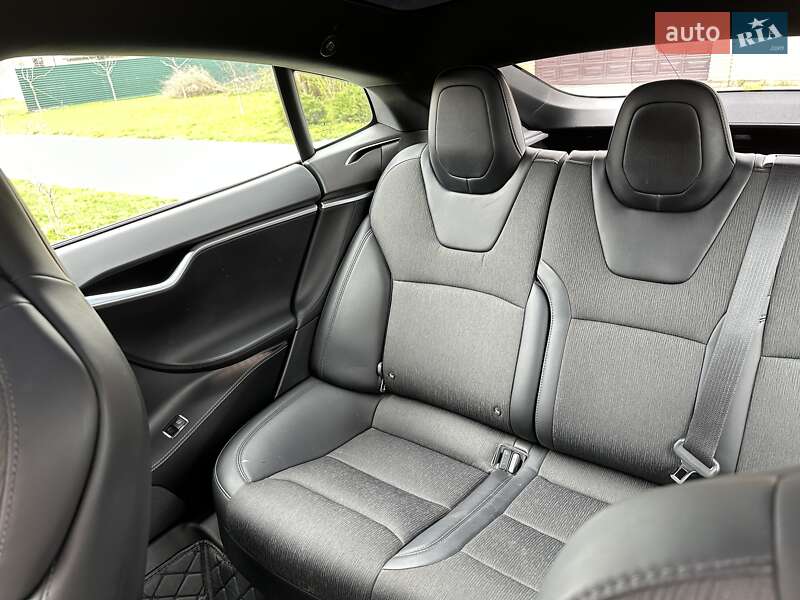 Ліфтбек Tesla Model S 2017 в Сумах