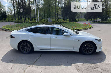 Ліфтбек Tesla Model S 2017 в 
