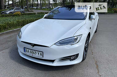 Ліфтбек Tesla Model S 2017 в 