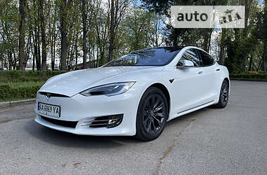 Ліфтбек Tesla Model S 2017 в 