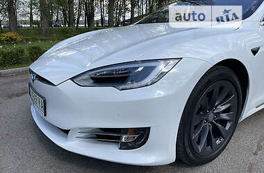 Ліфтбек Tesla Model S 2017 в 