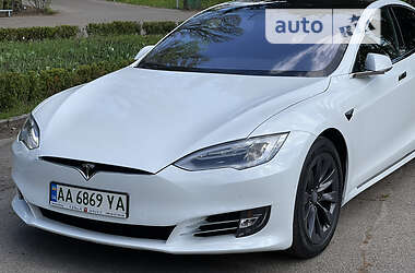 Ліфтбек Tesla Model S 2017 в 