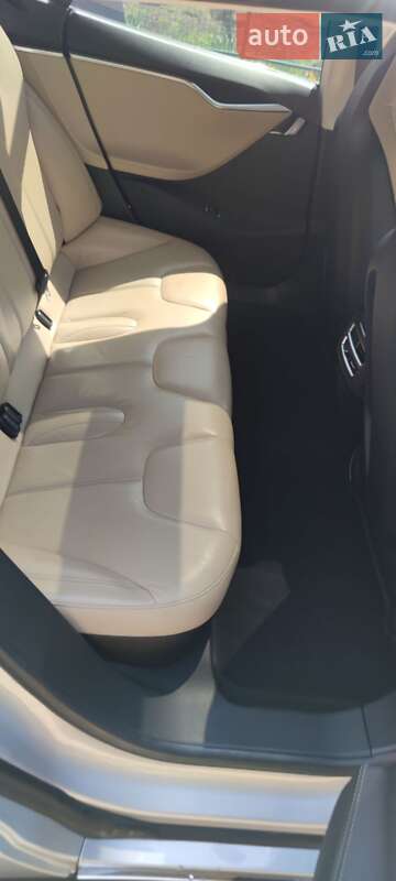 Лифтбек Tesla Model S 2014 в Кропивницком