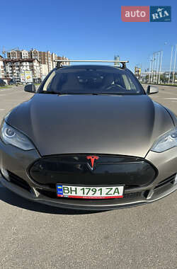 Ліфтбек Tesla Model S 2015 в Києві