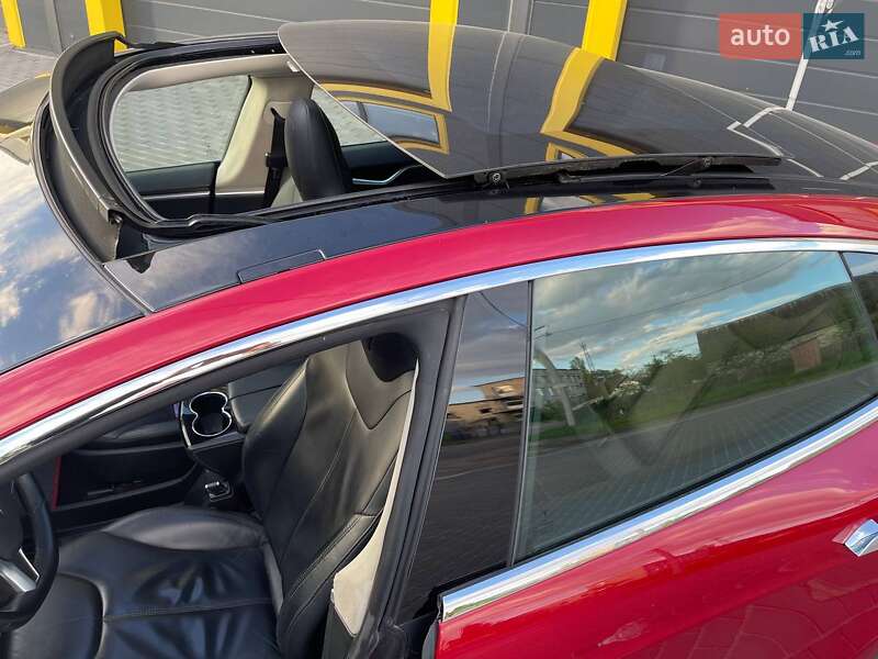 Лифтбек Tesla Model S 2014 в Мукачево
