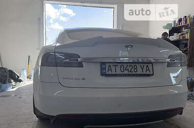 Лифтбек Tesla Model S 2015 в Ивано-Франковске