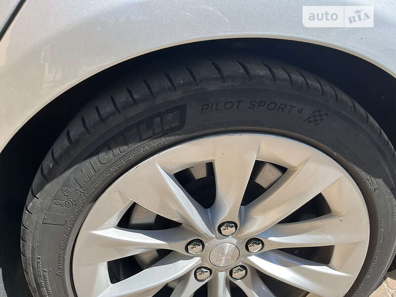 Лифтбек Tesla Model S 2017 в Запорожье фото 5 Лифтбек Tesla Model S 2017 в Запорожье