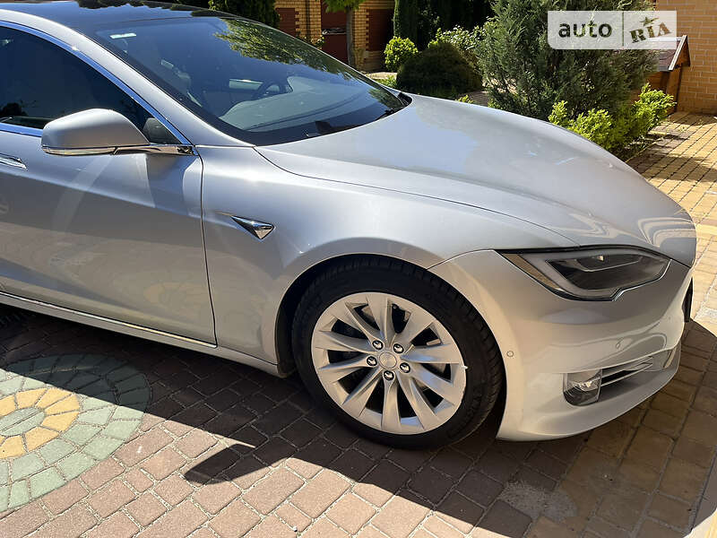 Лифтбек Tesla Model S 2017 в Запорожье фото 4 Лифтбек Tesla Model S 2017 в Запорожье
