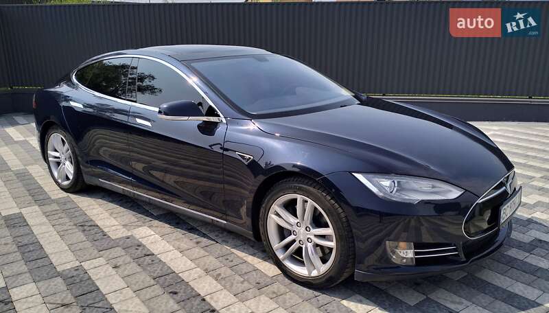Ліфтбек Tesla Model S 2013 в Львові