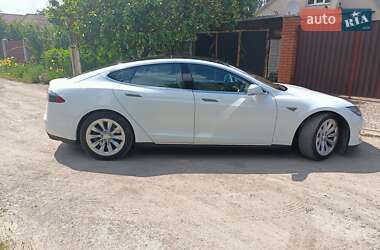 Ліфтбек Tesla Model S 2016 в Запоріжжі