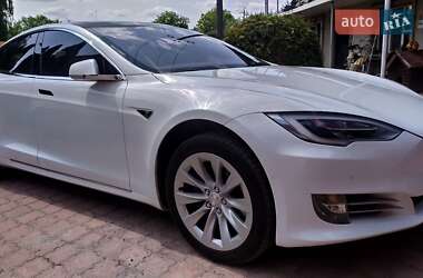 Лифтбек Tesla Model S 2016 в 