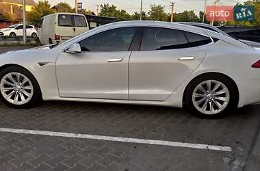 Лифтбек Tesla Model S 2016 в Виннице