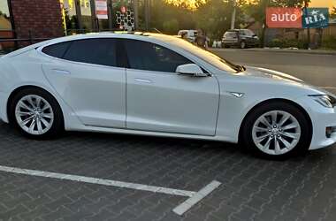 Лифтбек Tesla Model S 2016 в Виннице